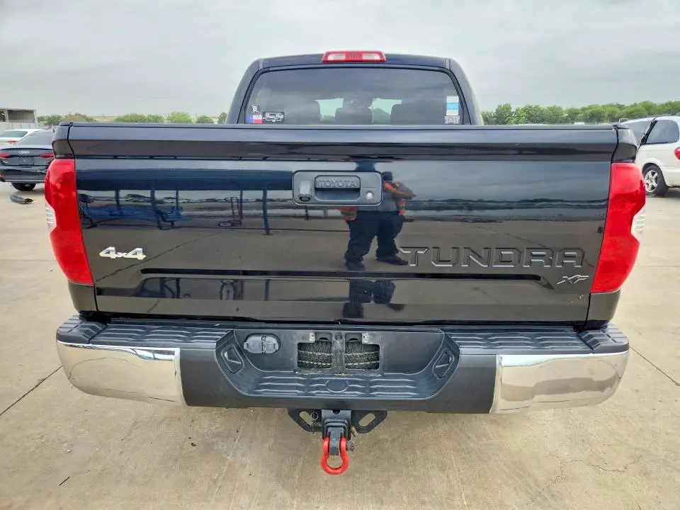 2018 TOYOTA TUNDRA CREWMAX SR5  