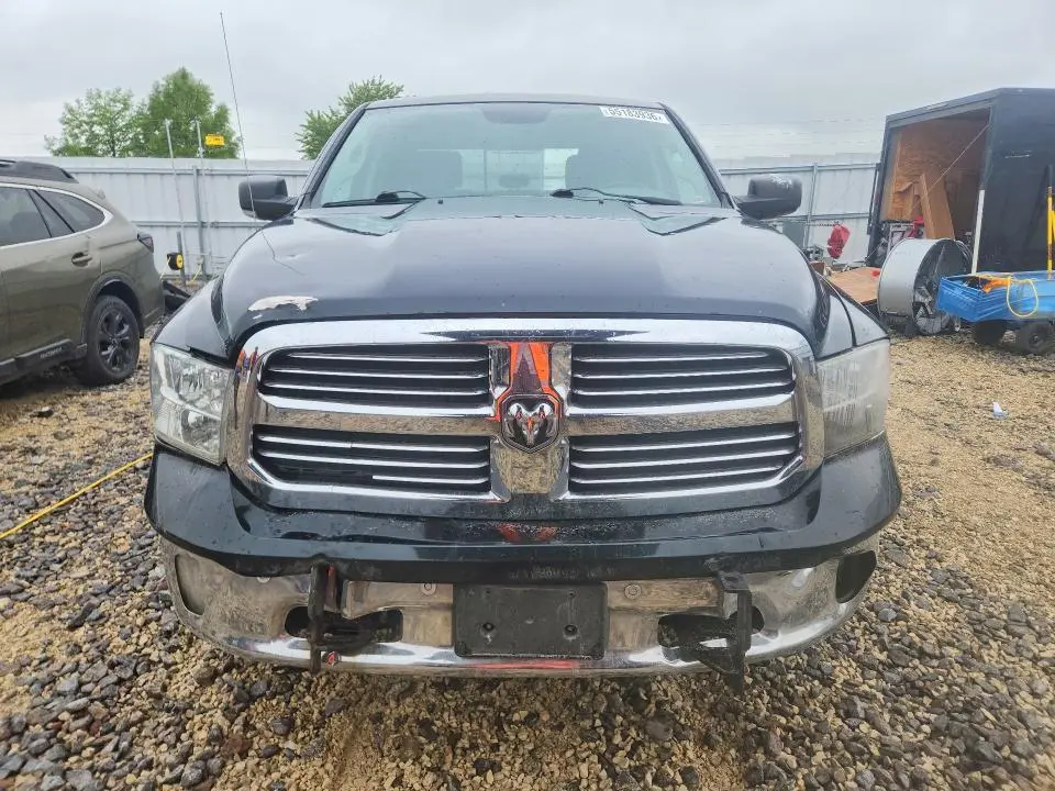 2016 RAM 1500 SLT  