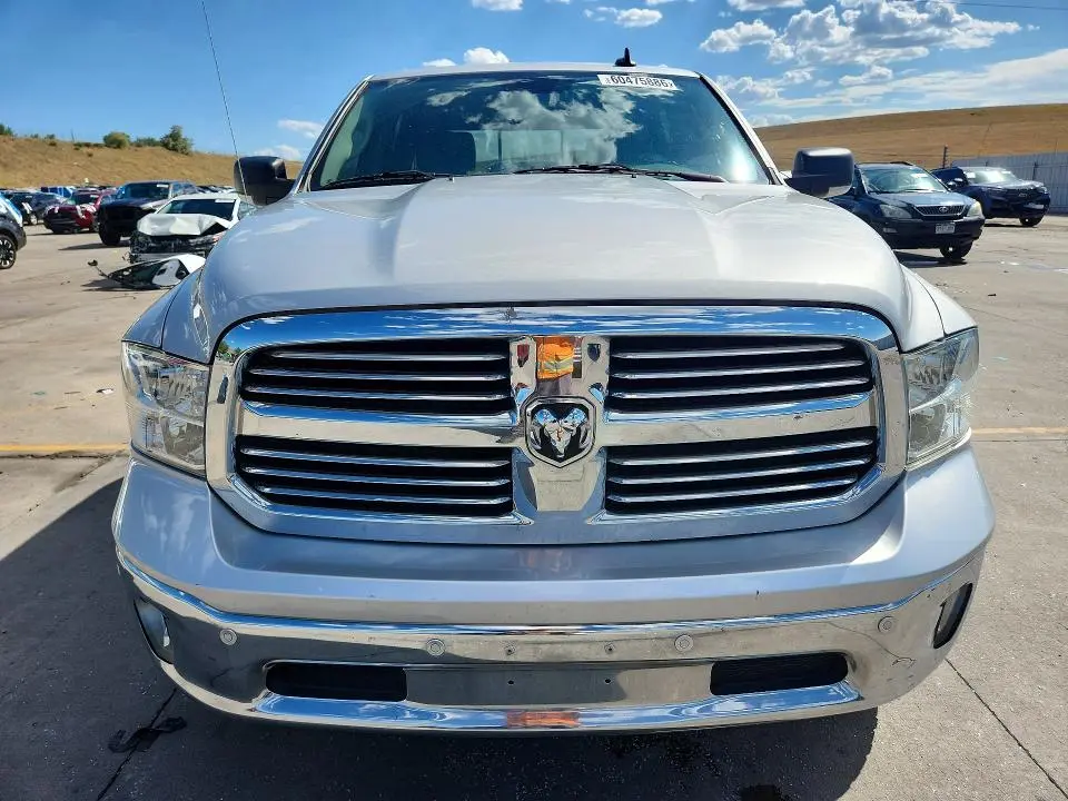 2017 RAM 1500 SLT  