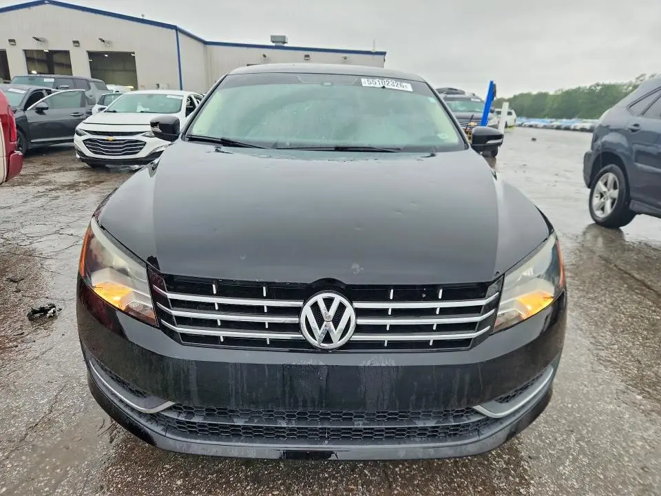 2013 VOLKSWAGEN PASSAT SE  