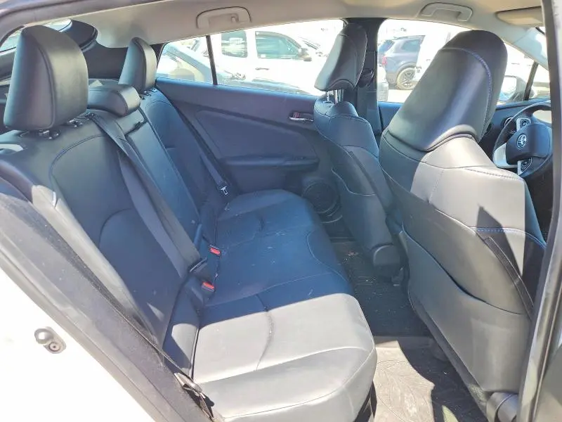 2018 TOYOTA PRIUS FOUR TOURING  