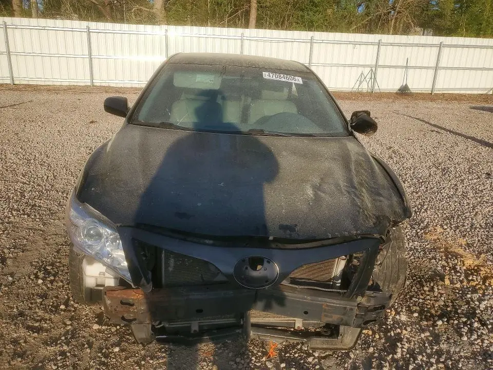2010 TOYOTA CAMRY LE  