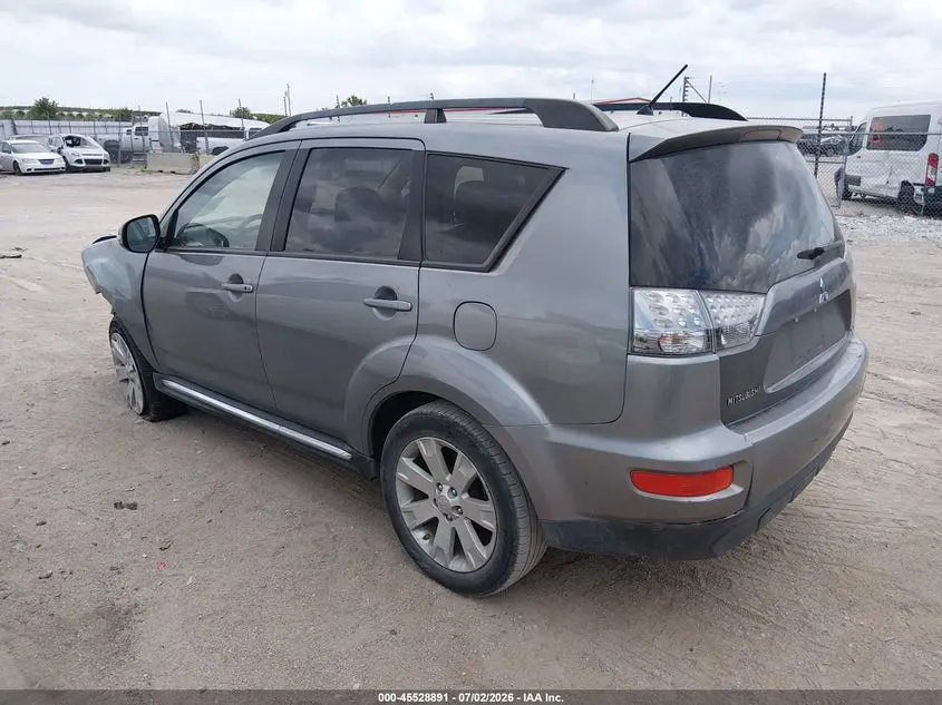 2013 MITSUBISHI OUTLANDER SE