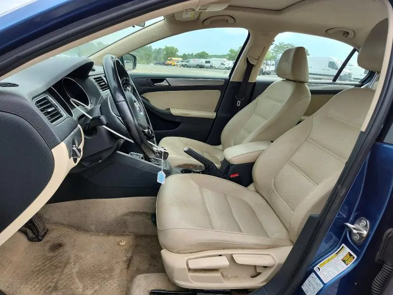 2016 VOLKSWAGEN JETTA SE  