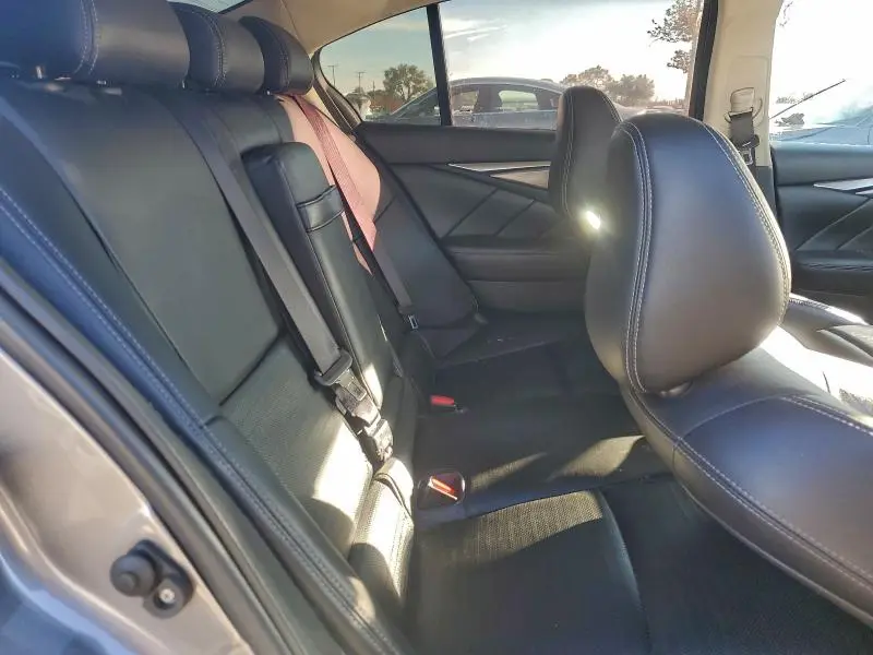 2018 INFINITI Q50 LUXE  