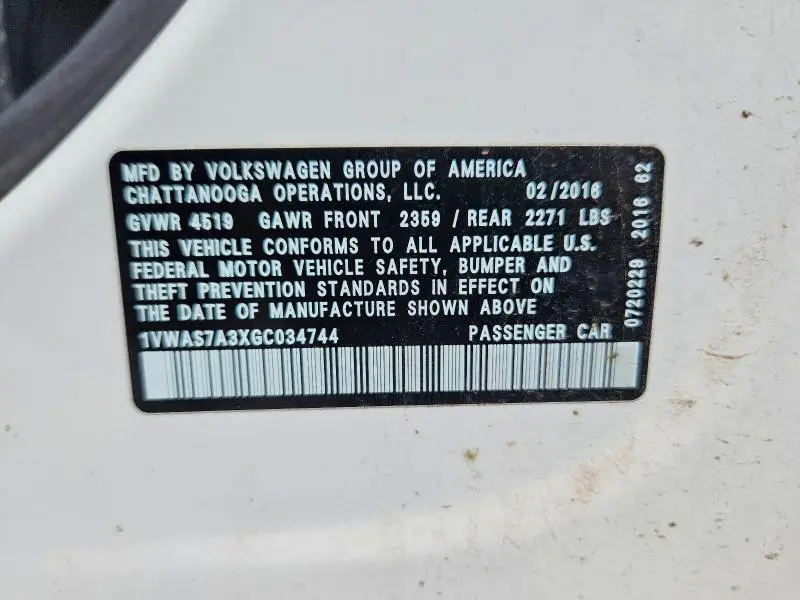 2016 VOLKSWAGEN PASSAT S  