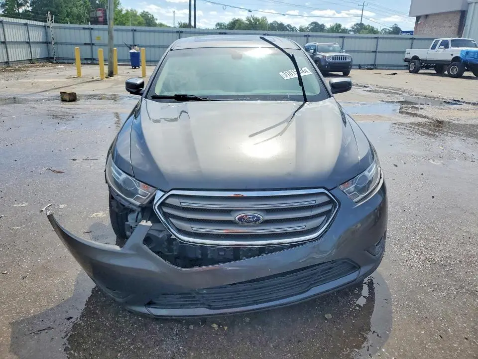 2015 FORD TAURUS SEL  