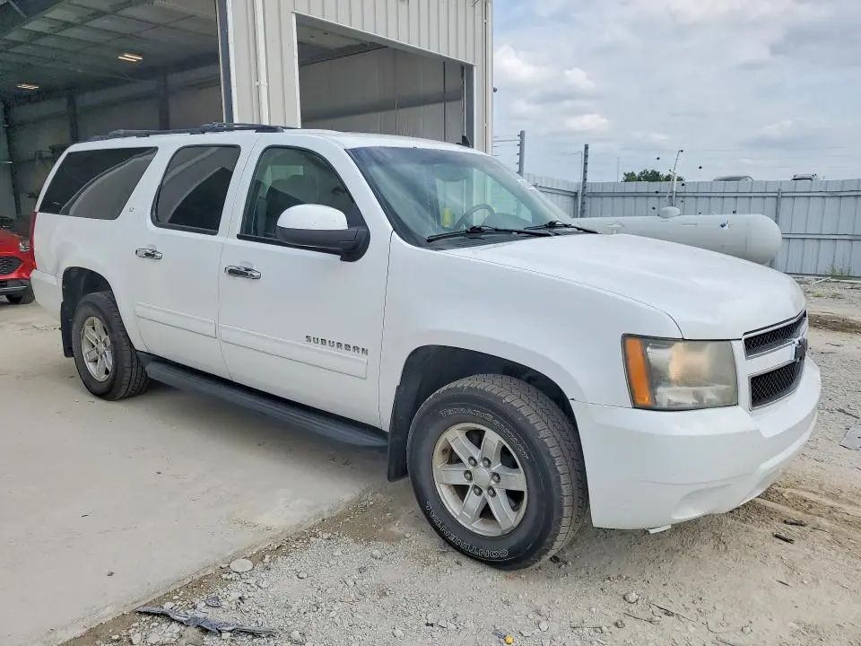 2011 CHEVROLET SUBURBAN K1500 LT  