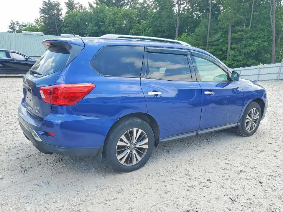 2018 NISSAN PATHFINDER SL  