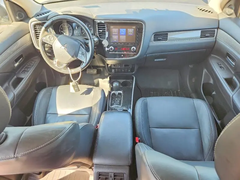 2020 MITSUBISHI OUTLANDER SE  