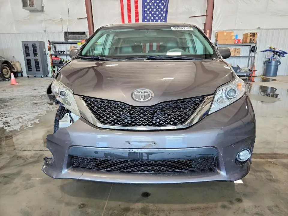 2011 TOYOTA SIENNA SPORT  