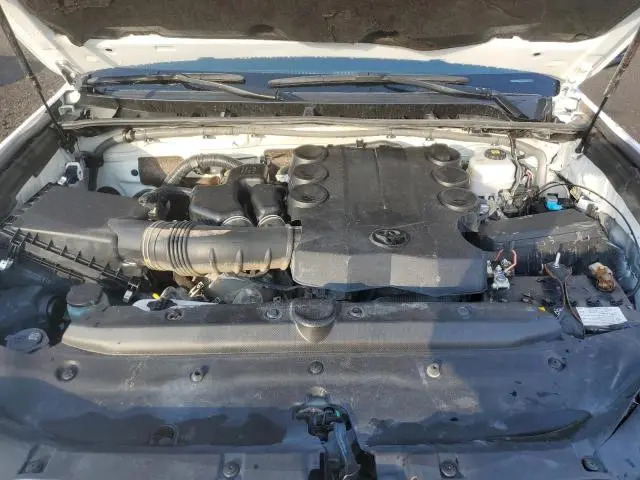 2023 TOYOTA 4RUNNER SE  