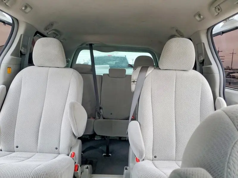 2011 TOYOTA SIENNA LE  