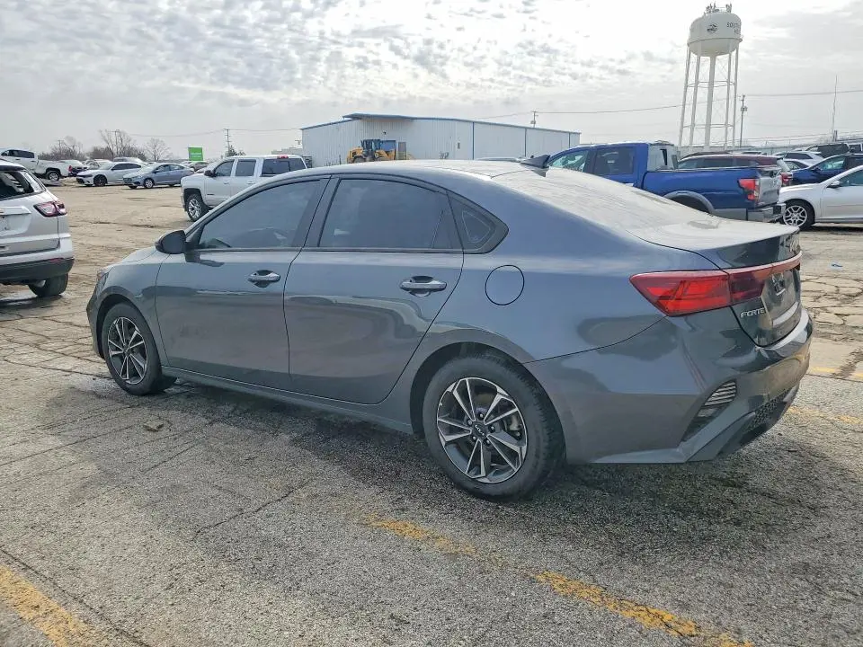 2023 KIA FORTE LXS  