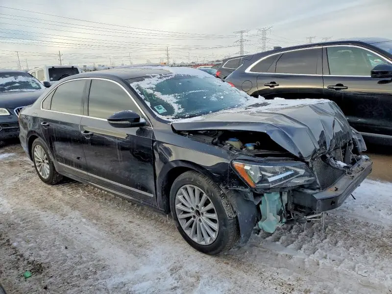 2017 VOLKSWAGEN PASSAT SE  