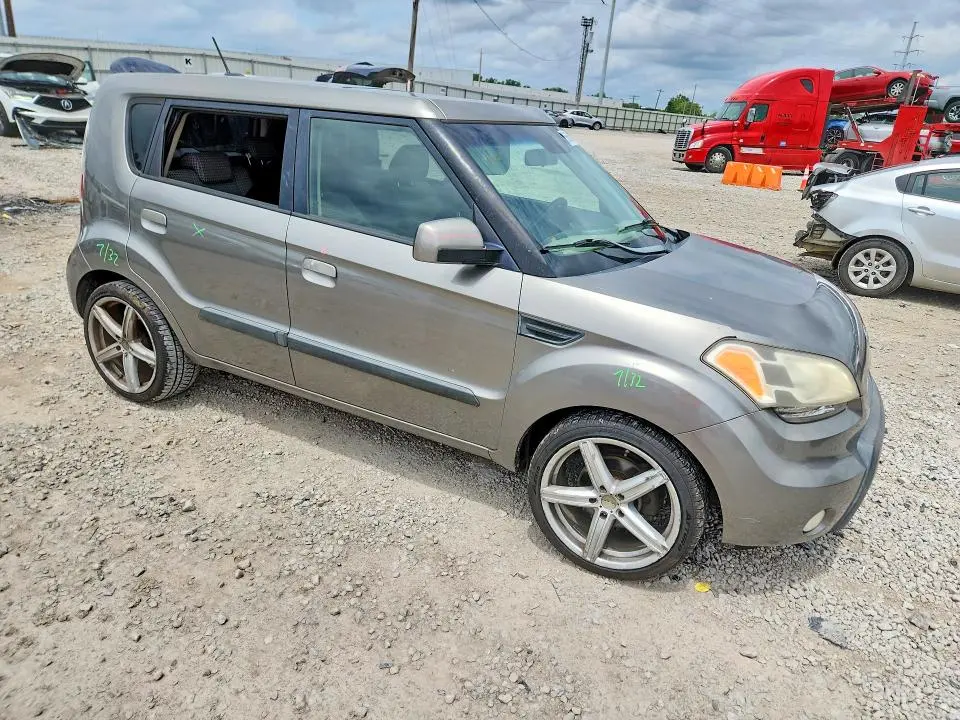 2010 KIA SOUL +  