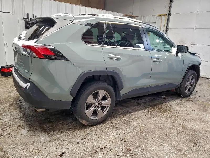 2022 TOYOTA RAV4 XLE  
