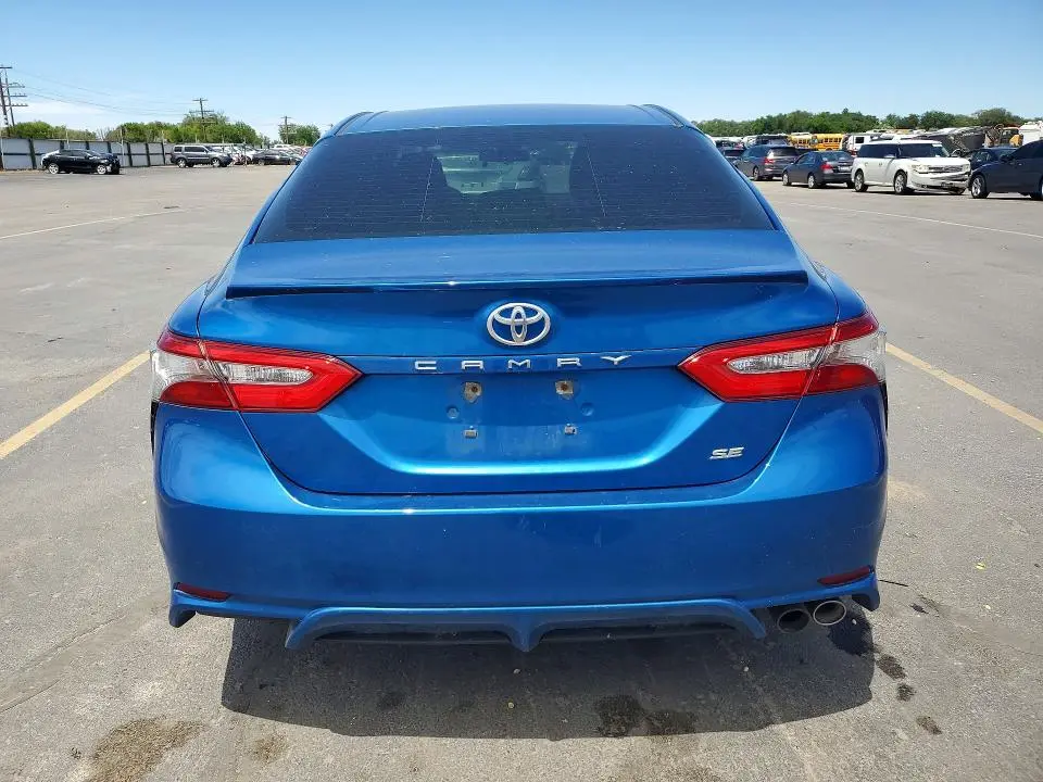 2018 TOYOTA CAMRY SE  