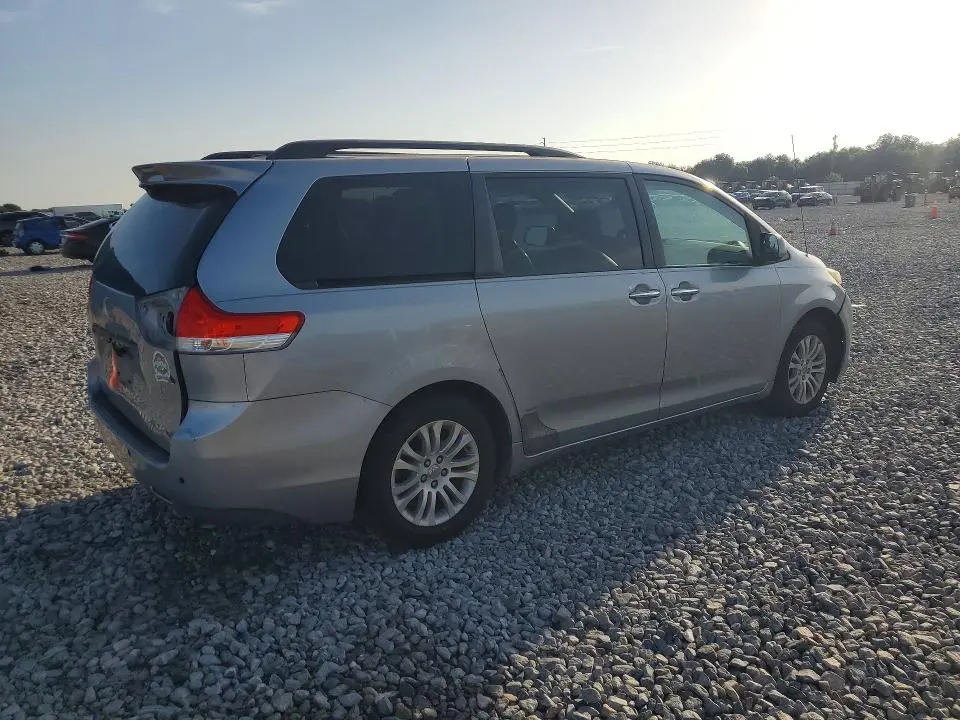 2012 TOYOTA SIENNA XLE 8-PASSENGER  