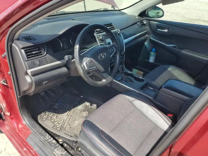 2016 TOYOTA CAMRY SE  