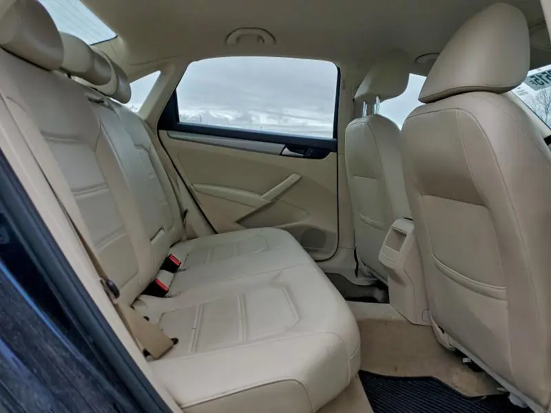 2015 VOLKSWAGEN PASSAT S  