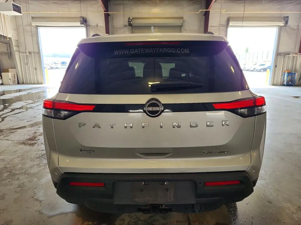 2022 NISSAN PATHFINDER SV  