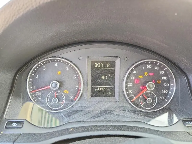 2010 VOLKSWAGEN JETTA SE  