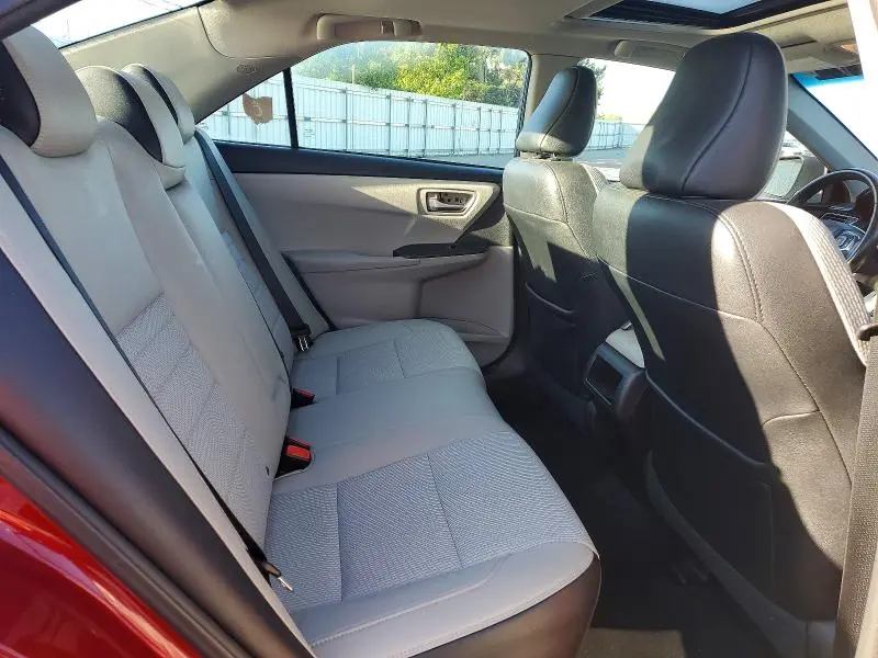 2016 TOYOTA CAMRY SE  