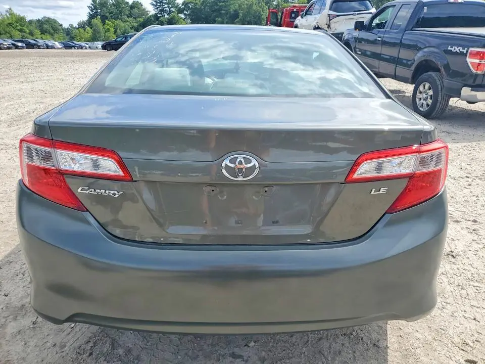 2014 TOYOTA CAMRY LE  