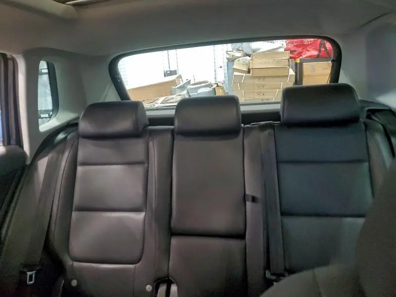 2011 VOLKSWAGEN TIGUAN S  