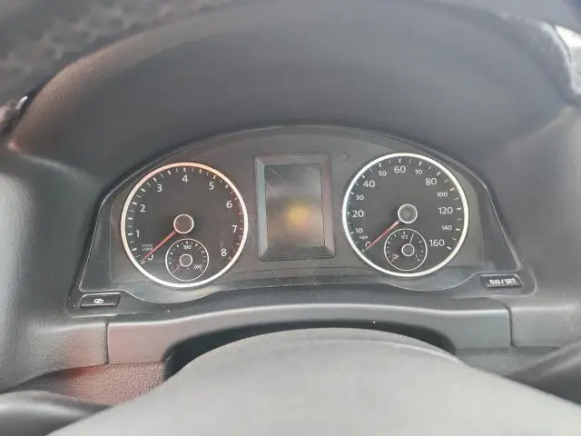 2011 VOLKSWAGEN TIGUAN S  