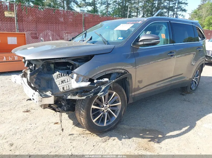 2019 TOYOTA HIGHLANDER XLE