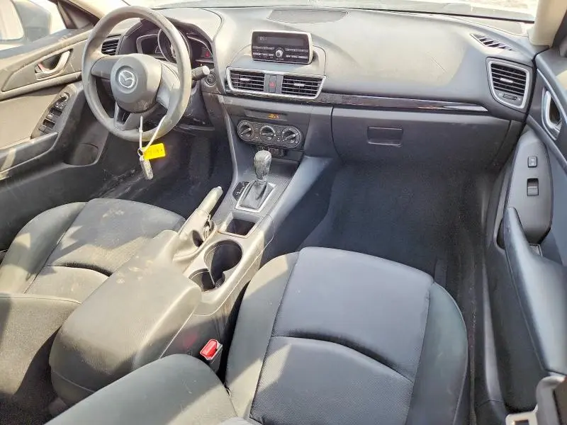 2015 MAZDA 3 SV  