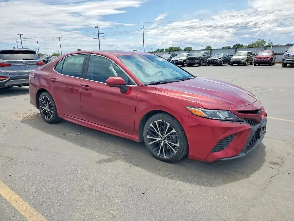 2018 TOYOTA CAMRY SE  