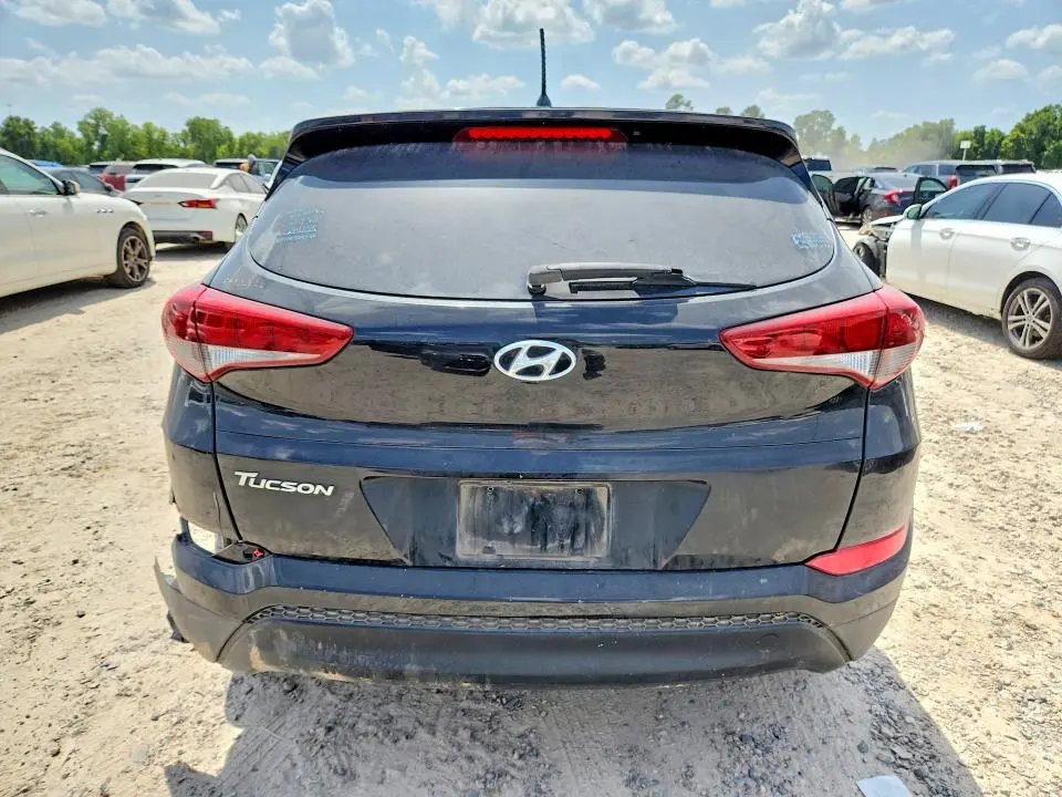 2018 HYUNDAI TUCSON SE  