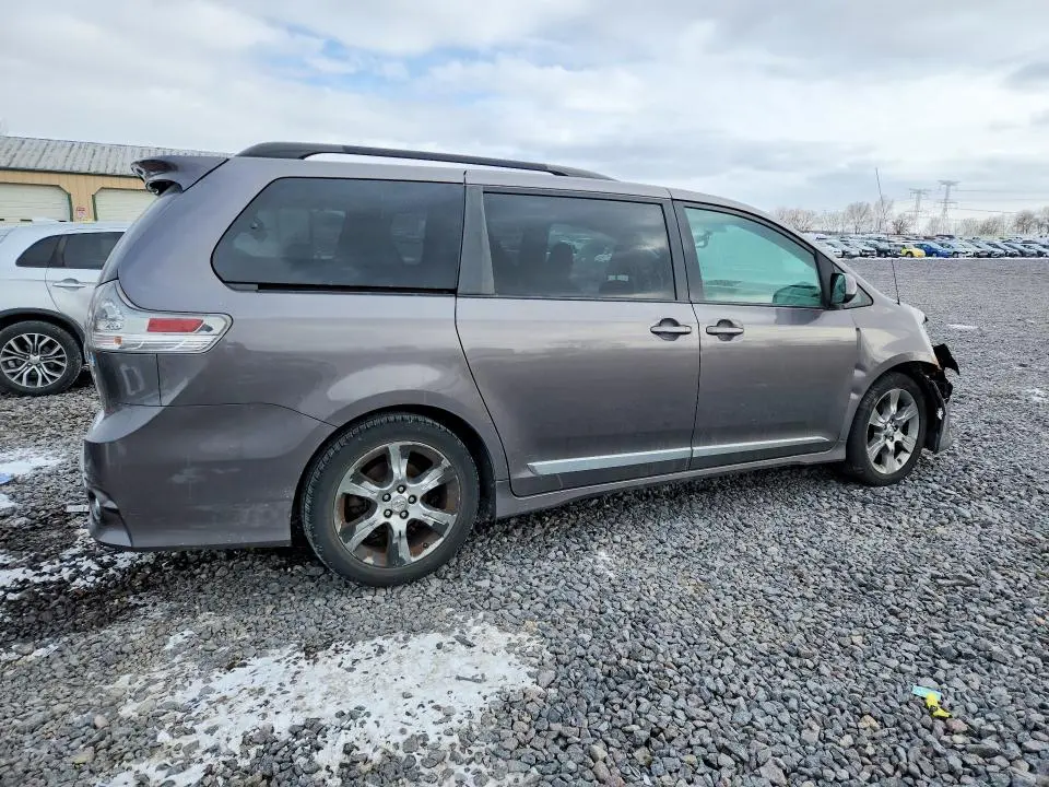2012 TOYOTA SIENNA SPORT  