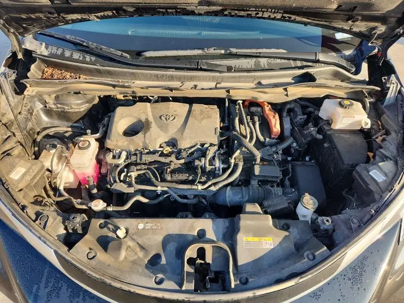 2021 TOYOTA SIENNA XSE  