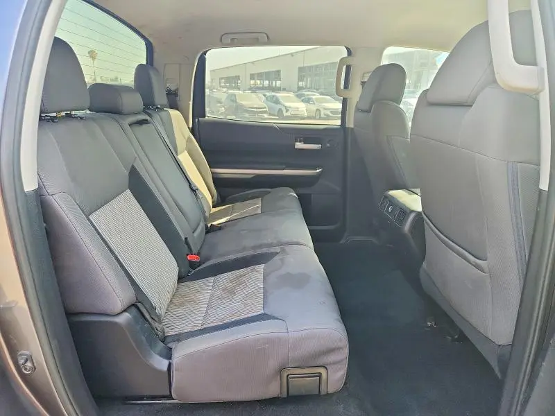 2017 TOYOTA TUNDRA CREWMAX SR5  