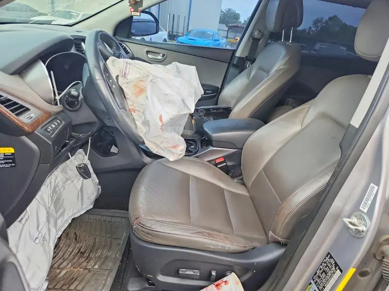 2017 HYUNDAI SANTA FE SE  