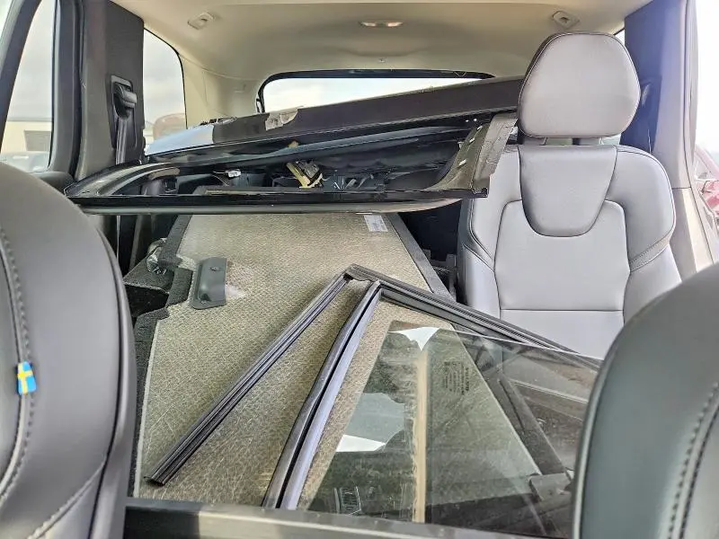 2025 VOLVO XC90 CORE  
