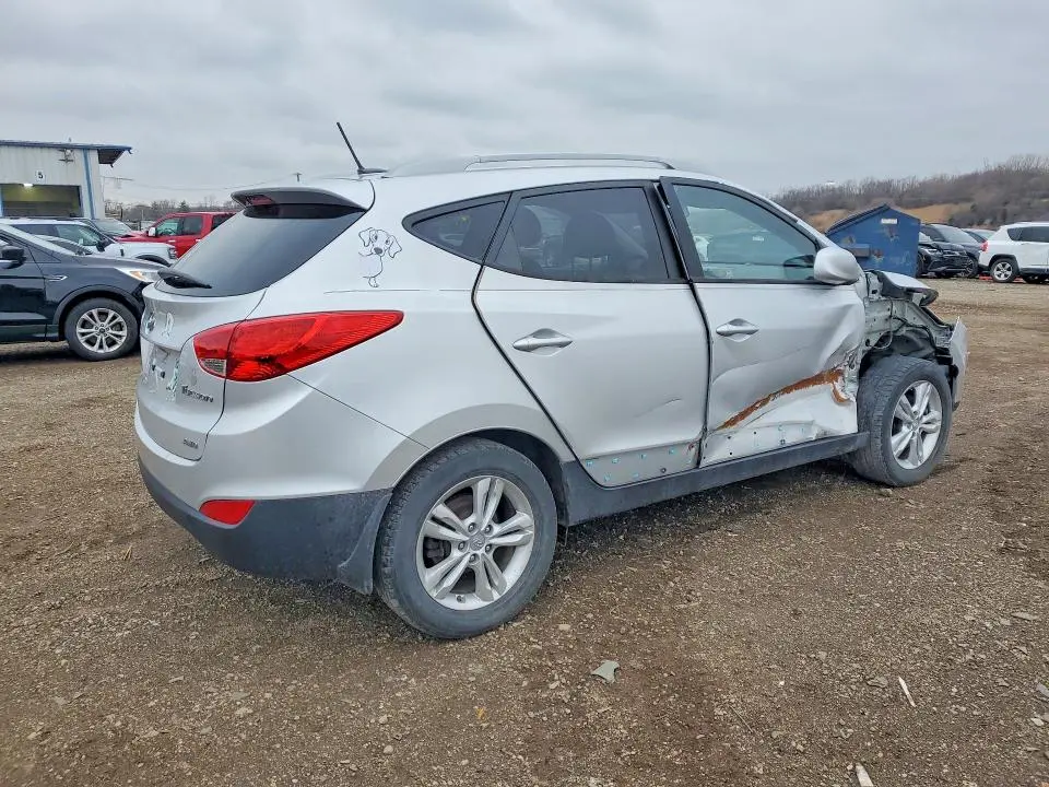 2011 HYUNDAI TUCSON GLS  