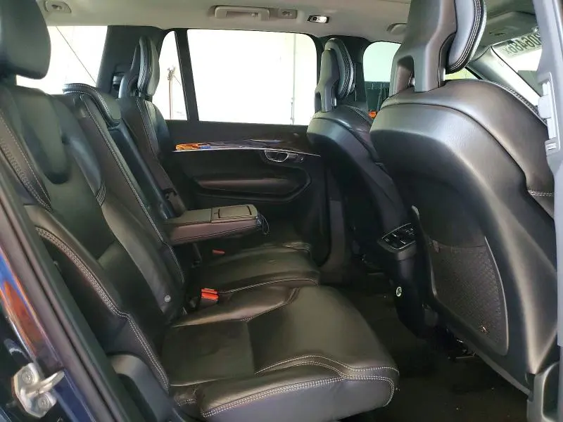 2016 VOLVO XC90 T6  