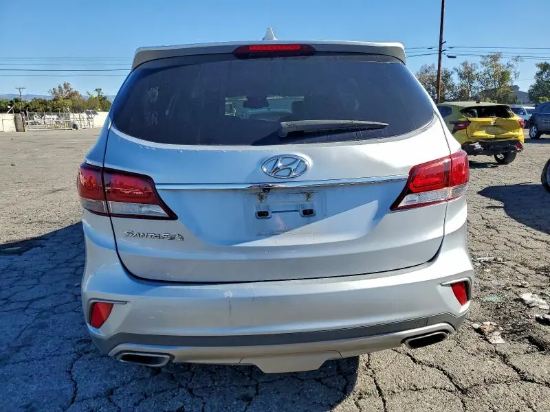 2018 HYUNDAI SANTA FE SE  