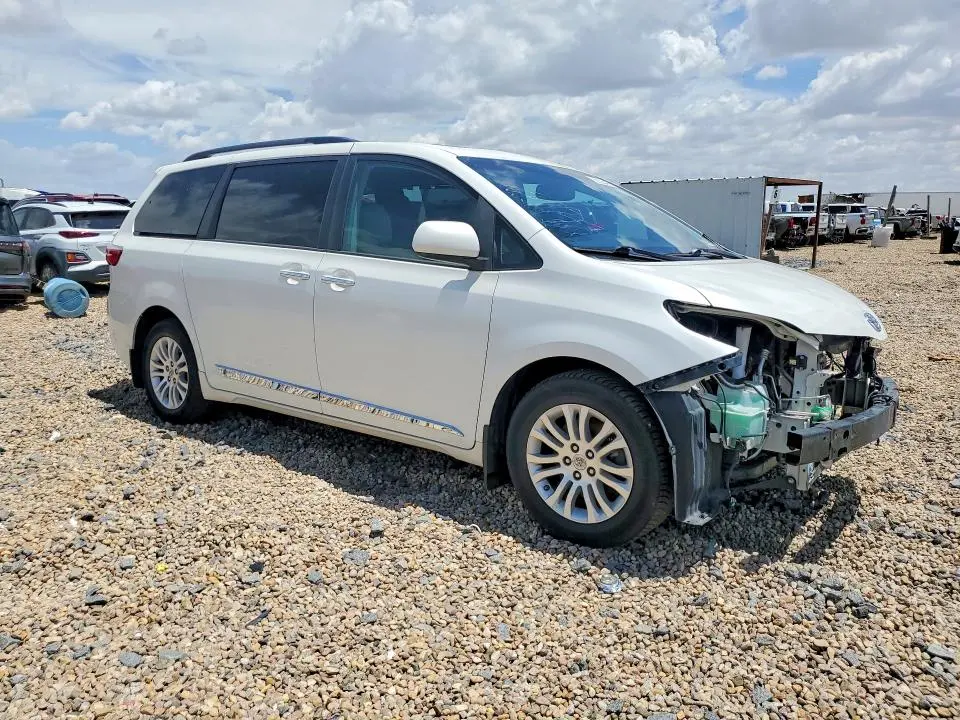 2016 TOYOTA SIENNA XLE 8-PASSENGER  
