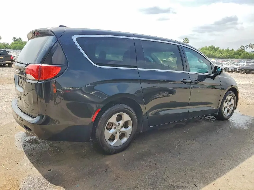 2017 CHRYSLER PACIFICA LX  