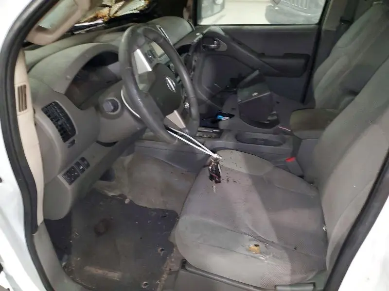 2013 NISSAN FRONTIER SV  