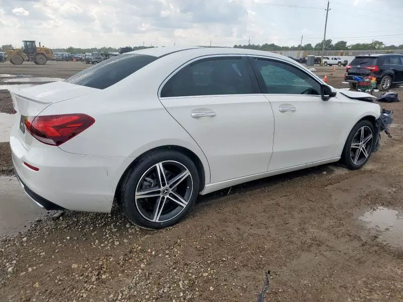 2021 MERCEDES-BENZ A 220  