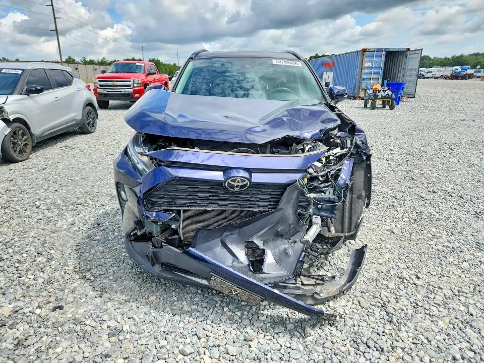 2019 TOYOTA RAV4 XLE  
