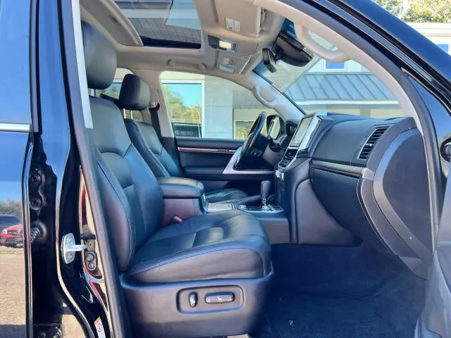 2016 TOYOTA LAND CRUISER   