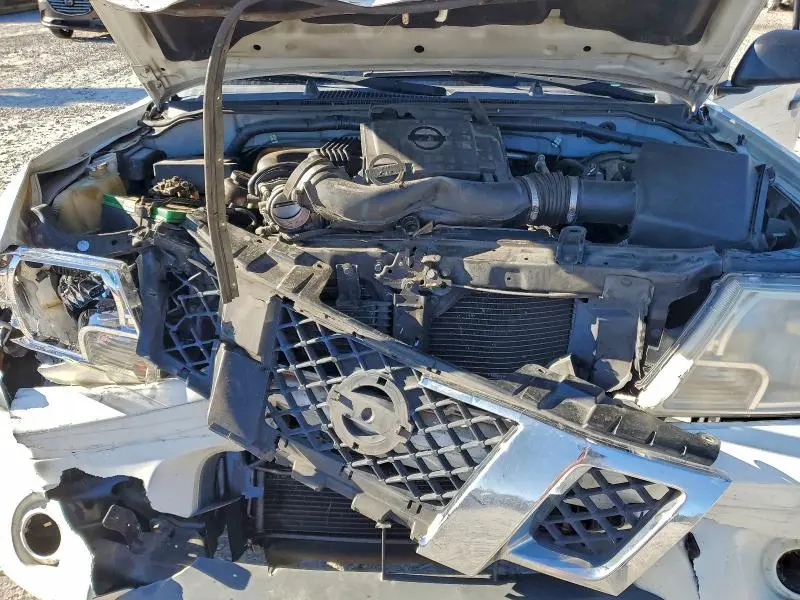 2015 NISSAN FRONTIER SV  